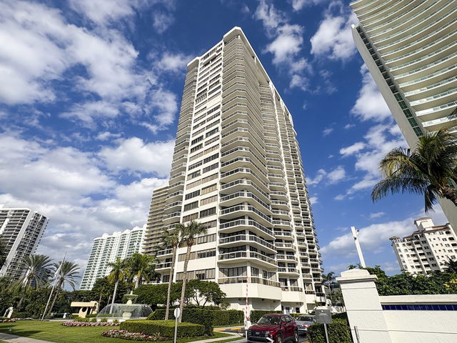 The Landmark  photo 3